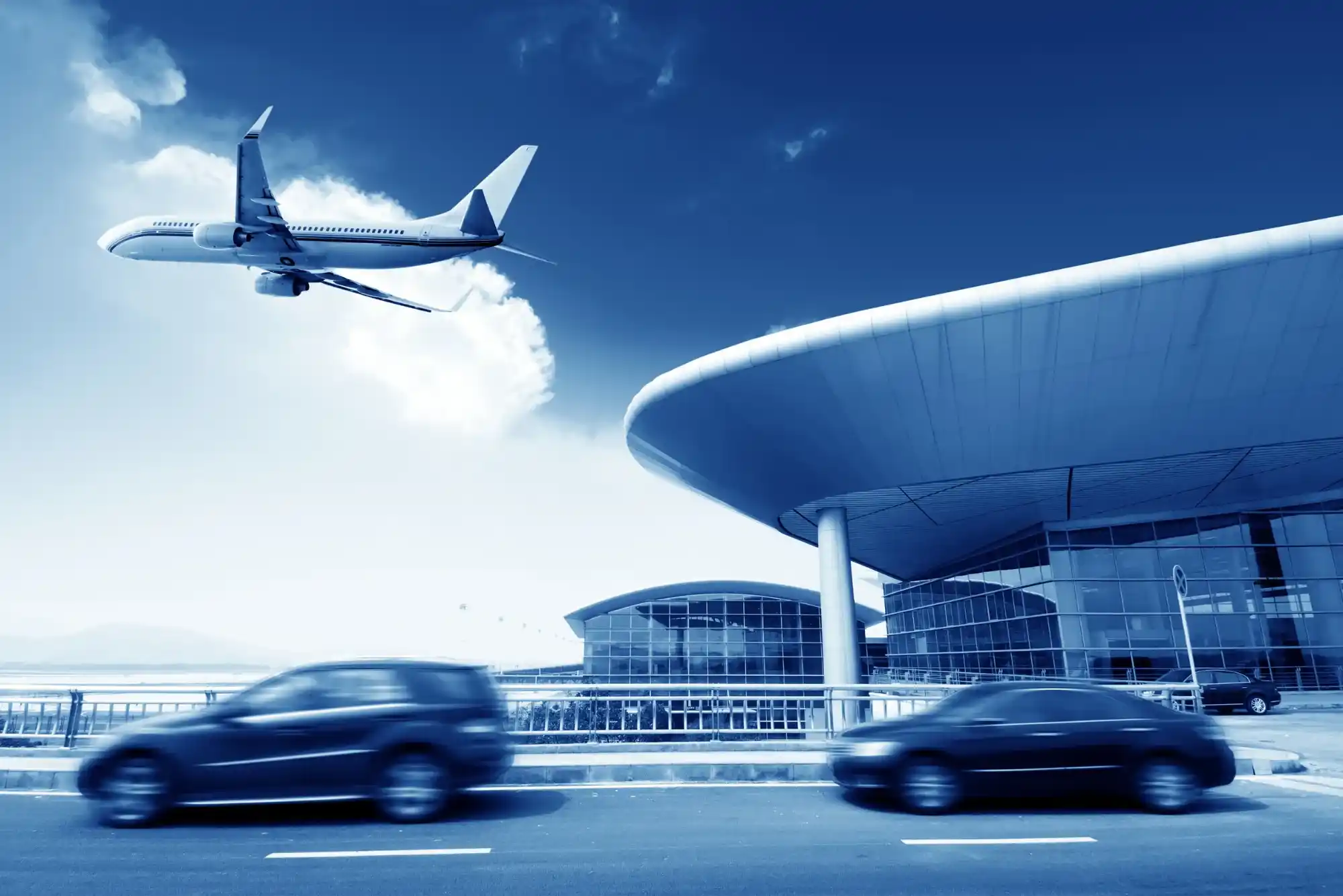 Best Luxury Car Options for Dubai Tourists