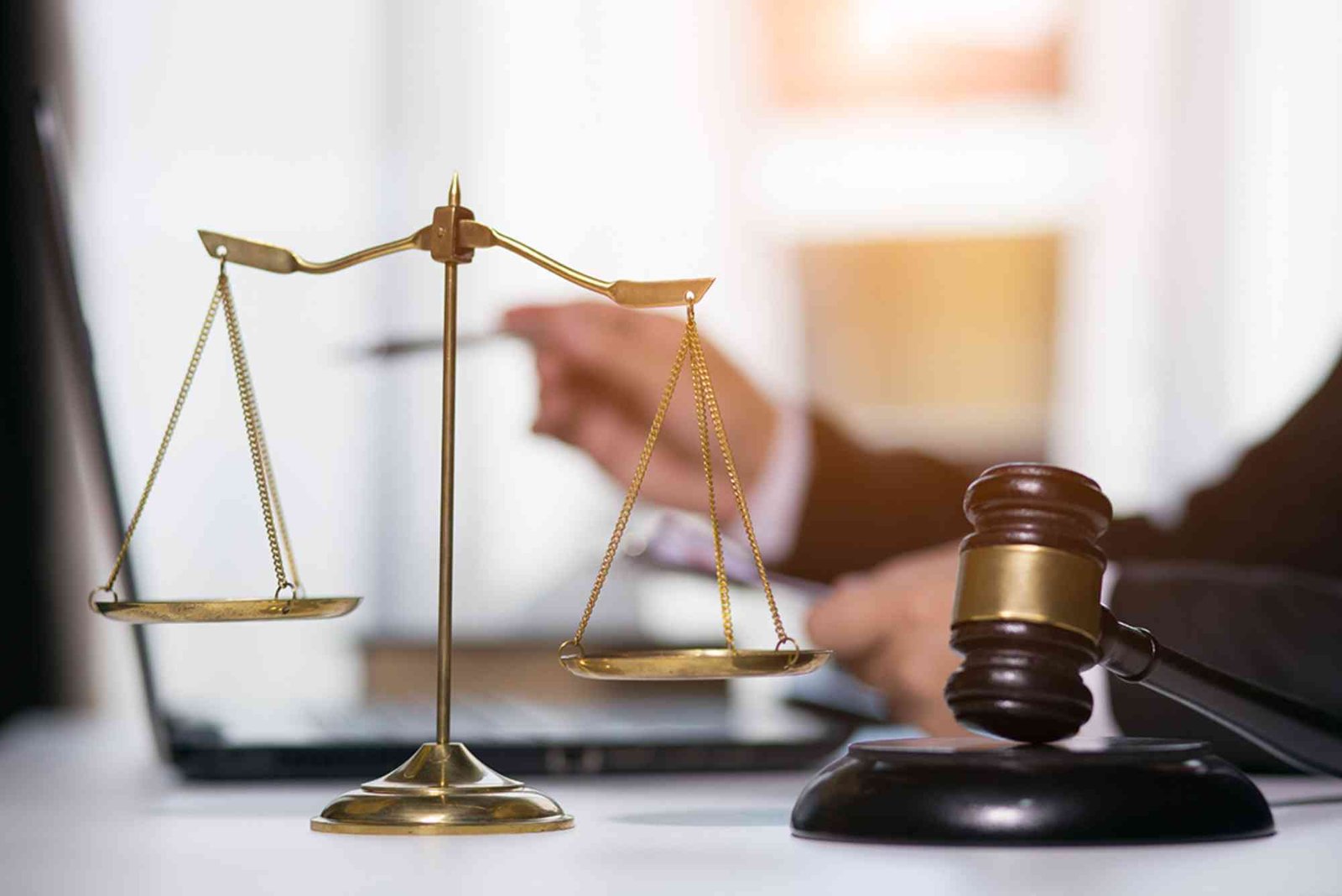 How Do Criminal Lawyers in Dubai Handle Bail Applications?